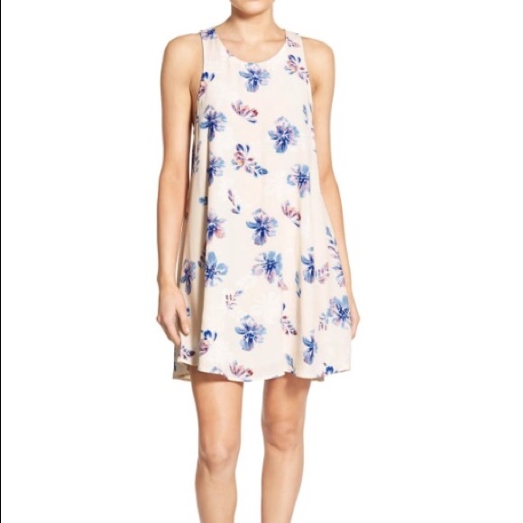 Astr the Label Dresses & Skirts - White floral swing dress small - Astr the Label